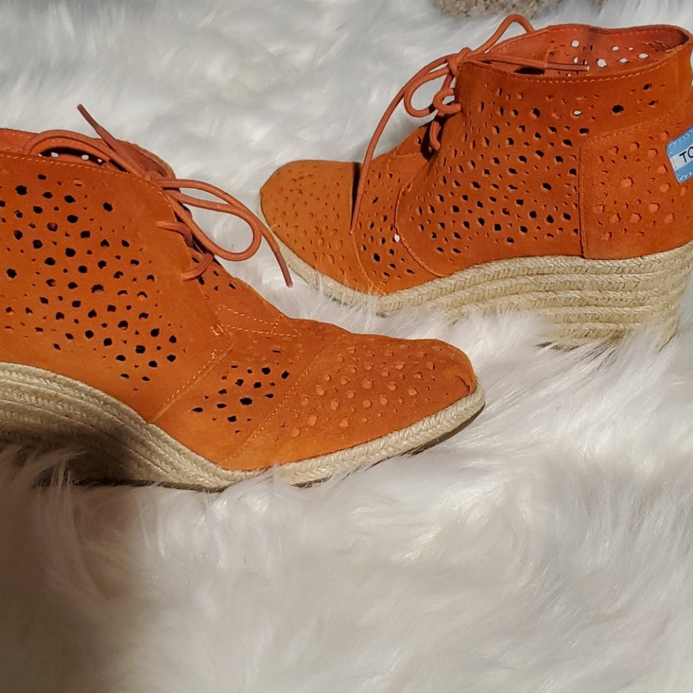 Tom's wedges